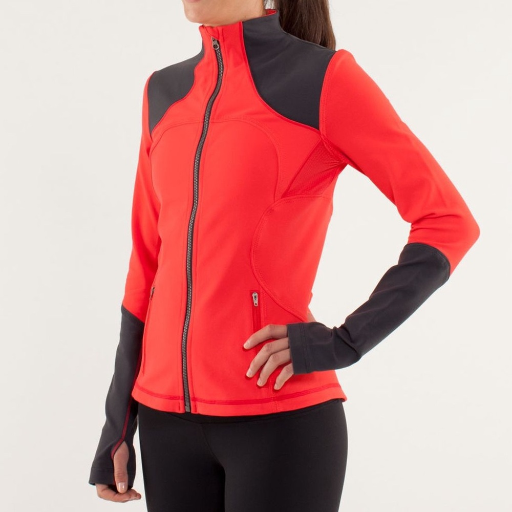 LULULEMON Forme Jacket Brushed in Love Red / Deep Coal - Picture 2 of 15